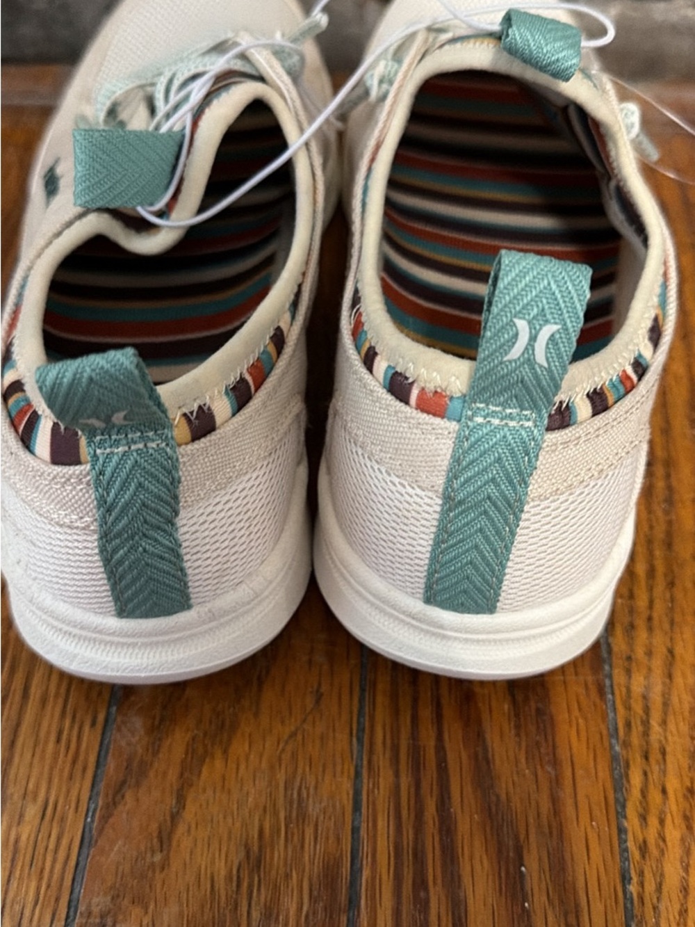 Hurley Cream Canvas Sneakers with Teal Accents - Picture 4 of 5